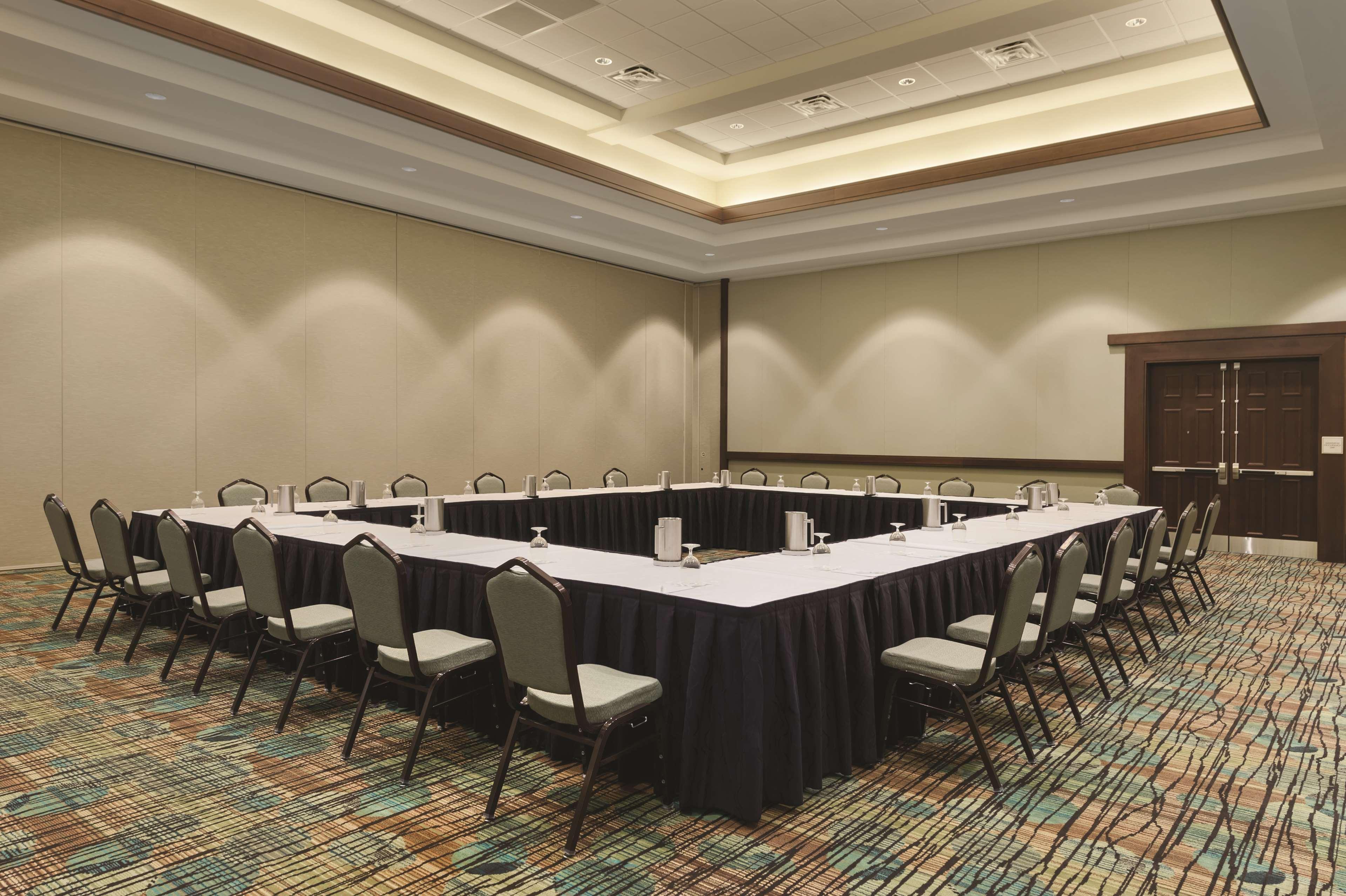 Embassy Suites By Hilton Orlando Lake Buena Vista South Kissimmee Business photo